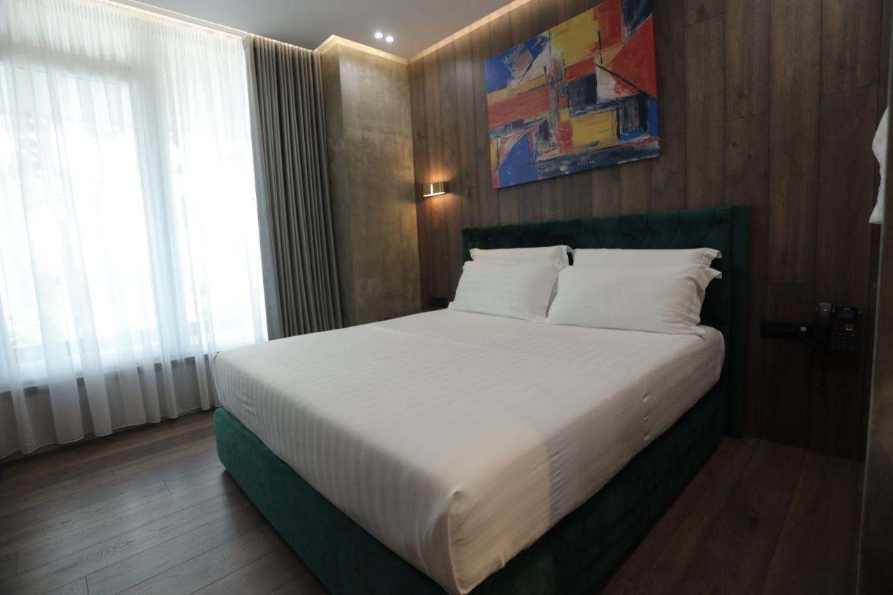 AP Hotel Boutique Vlorë Extérieur photo
